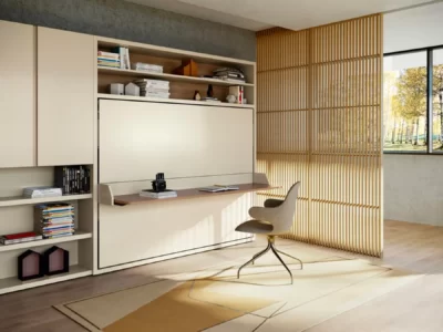 Un lit escamotable bureau élégamment intégré dans un espace de vie moderne